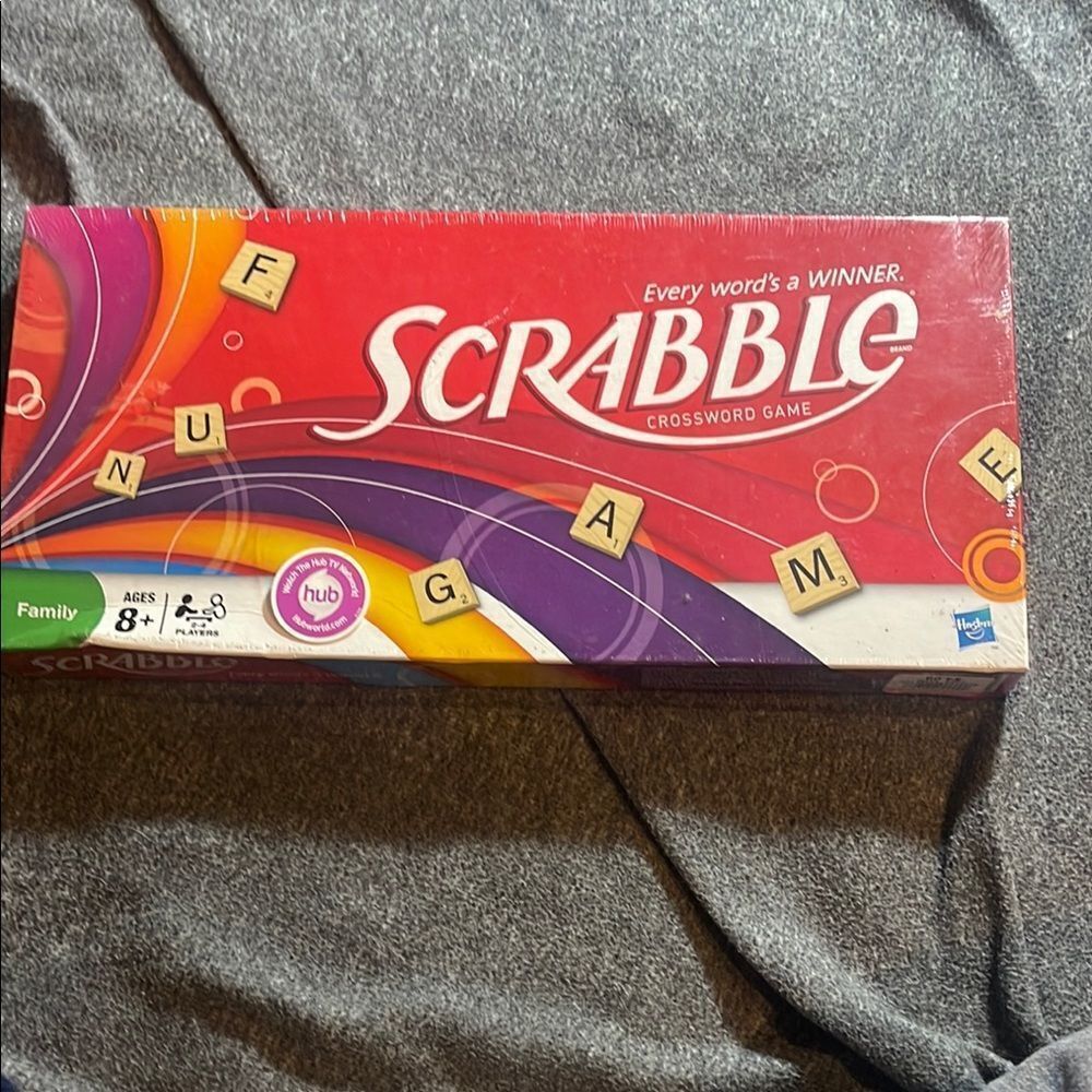 NEW Hasbro 2008 scrabble game